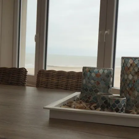 Mariakerke-bad Zeezicht Apartamento *